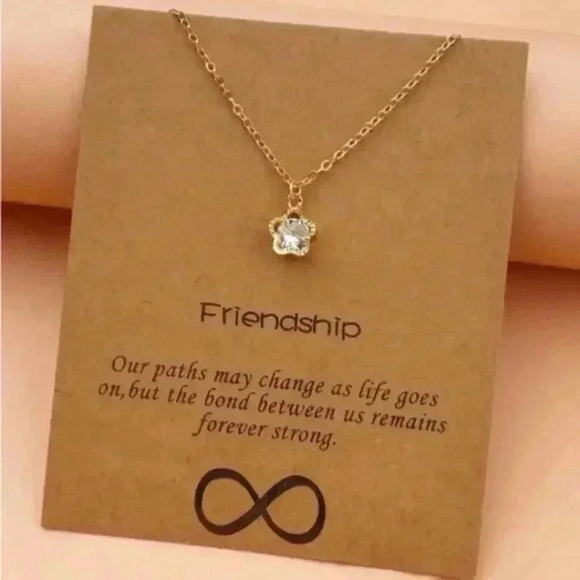 ⚠️Clearance🫧Yellow Gold Flower Charm Necklace - Picture 1 of 4